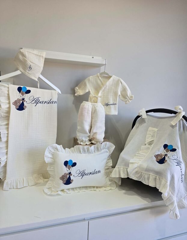 gk-ateliers-duz-kruvaze-muslin-bebek-seti-firfirli-set