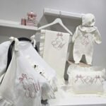 gk-ateliers-firfirli-bebe-yaka-muslin-bebek-seti