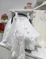 gk-ateliers-firfirli-bebe-yaka-muslin-bebek-seti-puset-ortusu