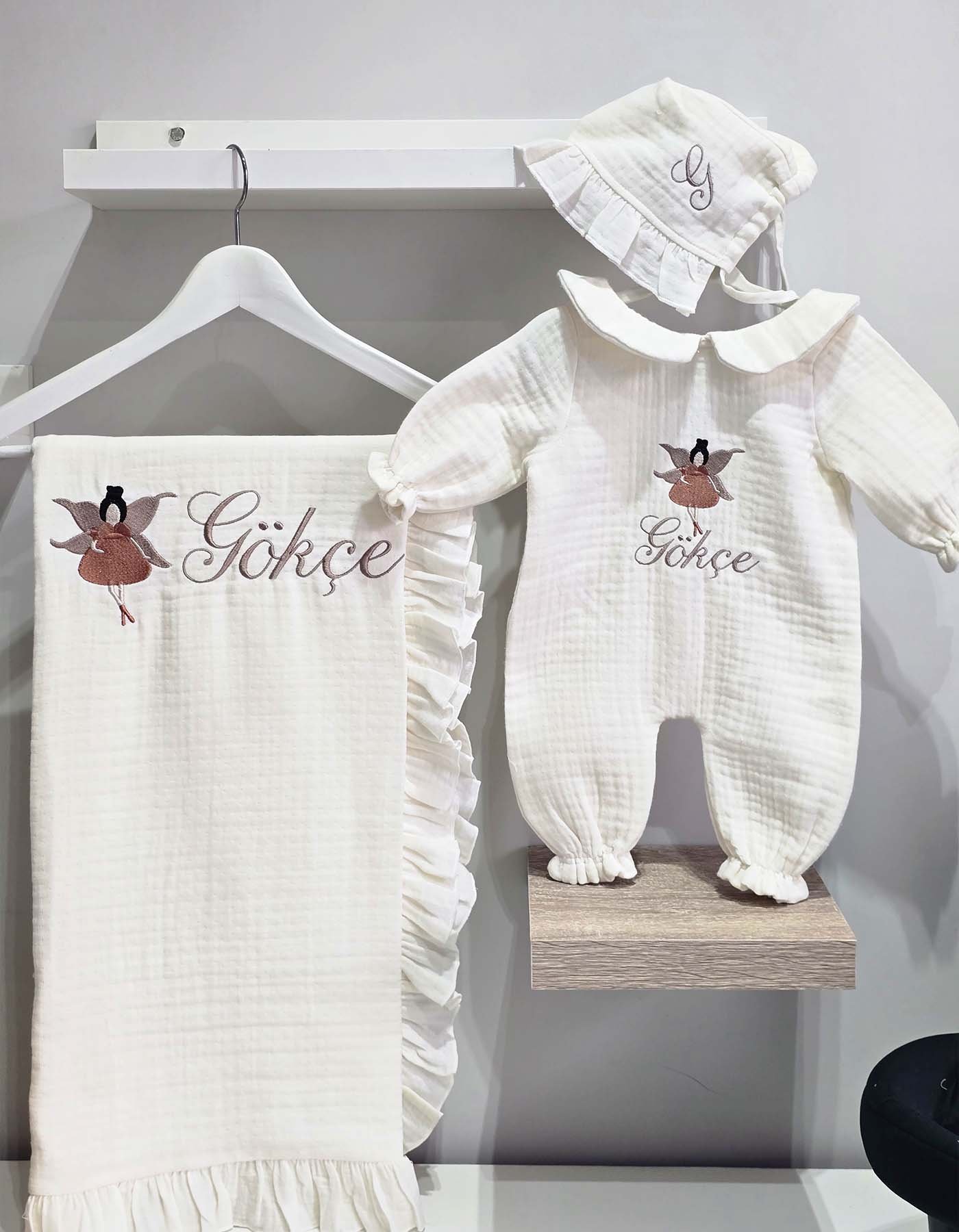 gk-ateliers-bebe-yaka-muslin-tulum-sapka-battaniye