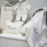 gk-ateliers-firfirli-nakisli-yastik-bebek-tulum-battaniye-sapka-puset-ortulu