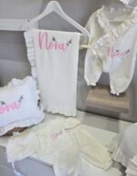 gk-ateliers-kruvaze-yaka-firfirli-nakisli-tulum-sapka-battaniye-mislin-set-6-parca